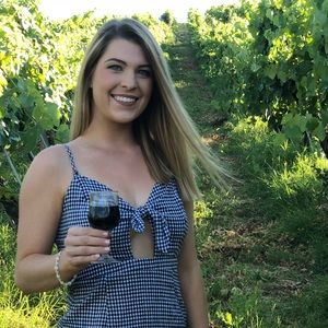 Meet your Posher, Caroline